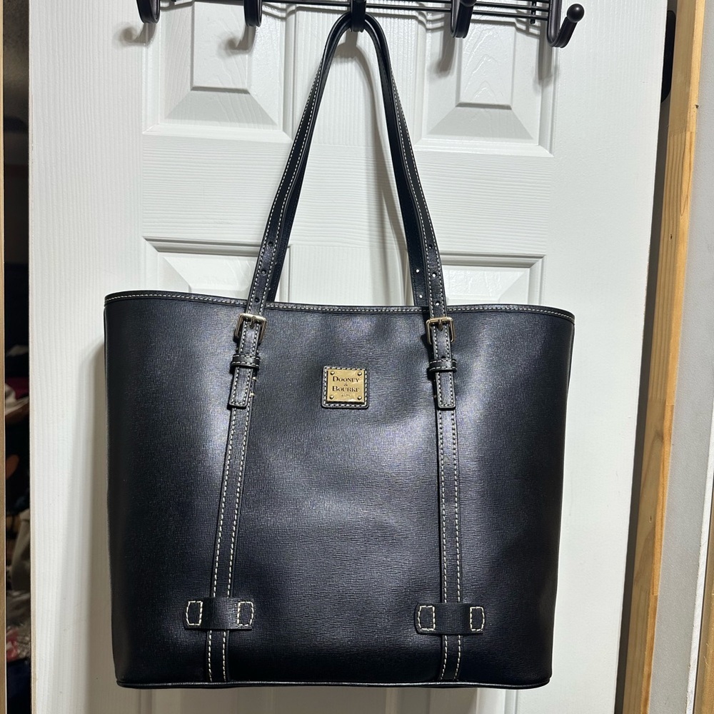 NWT Dooney & Bourke East/West Shopper – Black